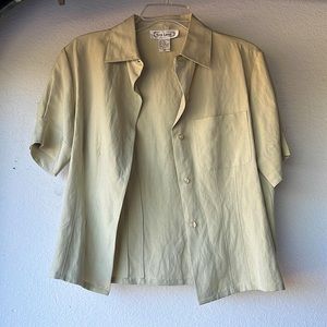 Cute Button down Sage Green from 80’s Vintage Silk City🪴💚